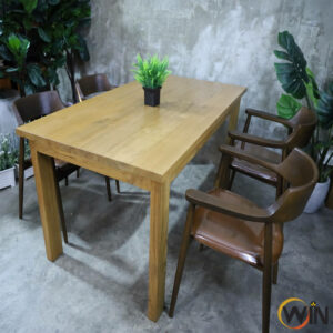 โต๊ะทานข้าว