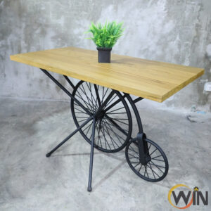 โต๊ะไม้สัก